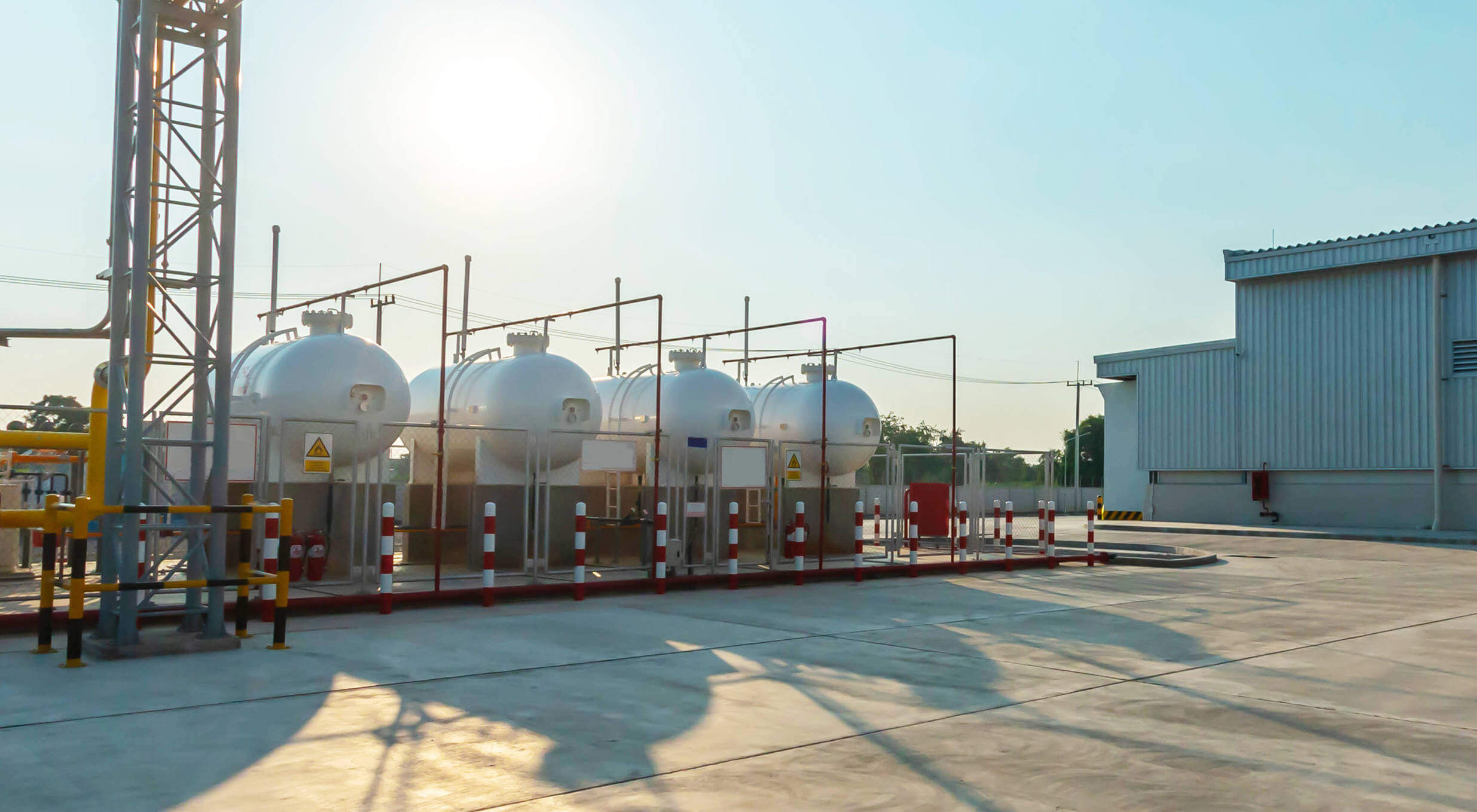 選擇外貼式液位控制器需要考慮哪些因素？