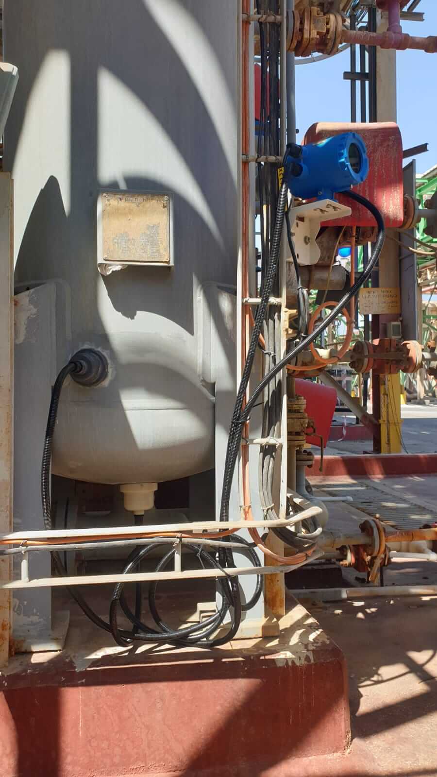 聲科電子斜面探頭外貼液位計在以色列溴素罐上的應用